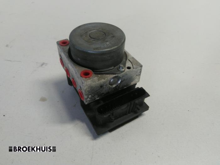 Gebruikte ABS Pomp Renault Scénic II (JM) 1.5 dCi 105 FAP Prijs € 20,00 Margeregeling aangeboden door Autobedrijf Broekhuis B.V.