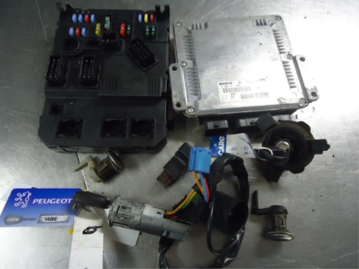 Injection computer Peugeot 206