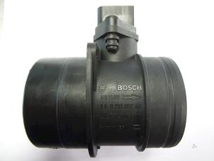 Gebruikte Luchtmassameter Volkswagen Touran (1T1/T2) 2.0 TDI DPF Prijs € 35,00 Margeregeling aangeboden door Autobedrijf Broekhuis B.V.