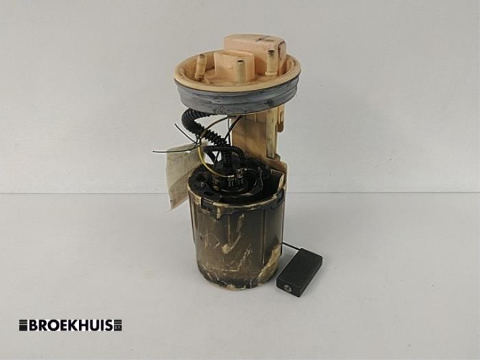 Gebruikte Tank element Pomp Volkswagen Touran (1T1/T2) 1.9 TDI 100 Prijs € 25,00 Margeregeling aangeboden door Autobedrijf Broekhuis B.V.