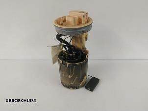 Gebruikte Brandstofpomp Elektrisch Volkswagen Touran (1T1/T2) 1.9 TDI 100 Prijs € 25,00 Margeregeling aangeboden door Autobedrijf Broekhuis B.V.