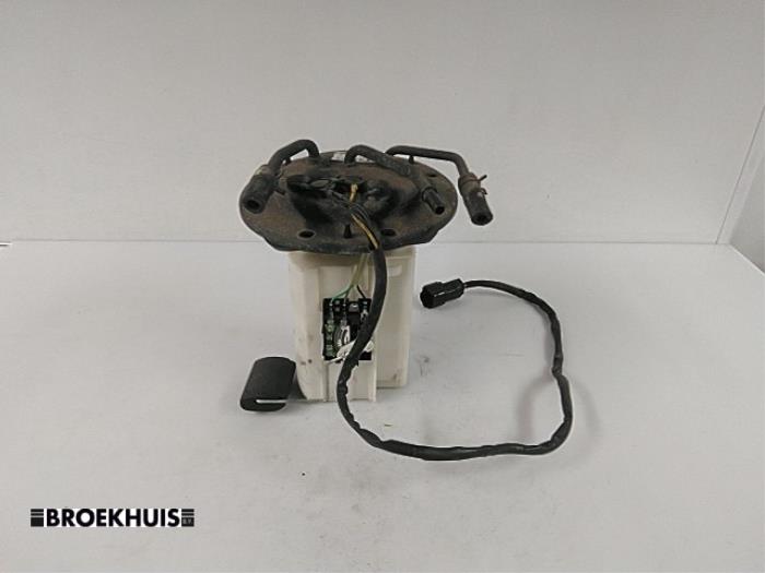 Gebruikte Tank element Pomp Hyundai Trajet 2.0 16V Prijs € 25,00 Margeregeling aangeboden door Autobedrijf Broekhuis B.V.