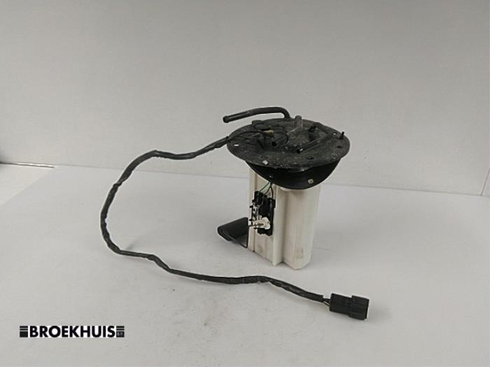 Gebruikte Tank element Pomp Hyundai Trajet 2.0 16V Prijs € 25,00 Margeregeling aangeboden door Autobedrijf Broekhuis B.V.