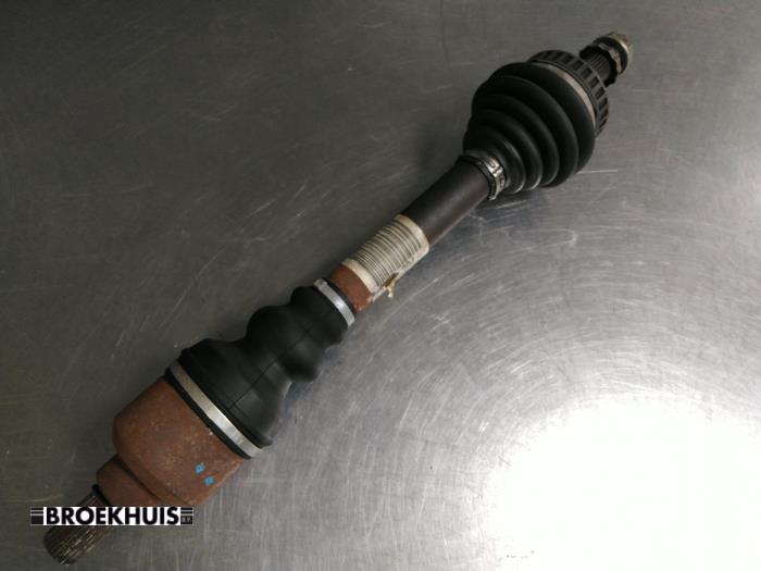 Gebruikte Aandrijfas links-voor Citroen Xsara Break (N2) 1.6i 16V Prijs € 25,00 Margeregeling aangeboden door Autobedrijf Broekhuis B.V.