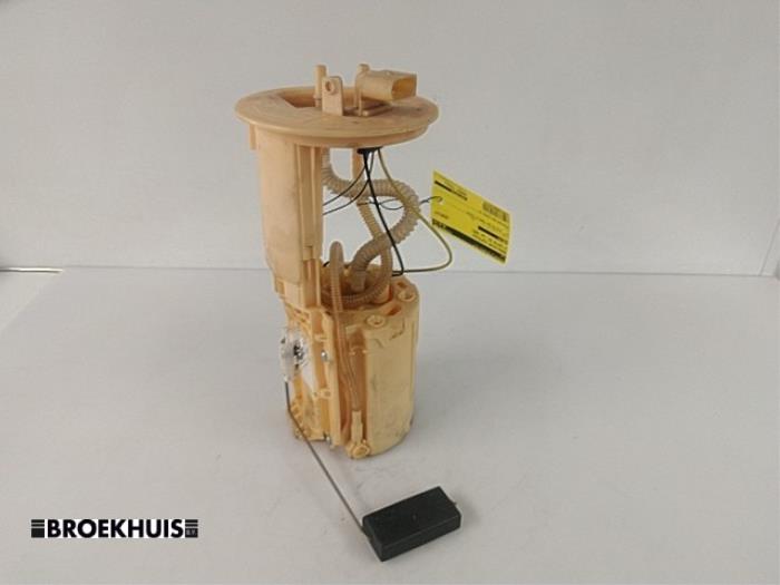 Gebruikte Tank element Pomp Volkswagen Crafter 2.5 TDI 30/32/35/46/50 Prijs € 35,00 Margeregeling aangeboden door Autobedrijf Broekhuis B.V.