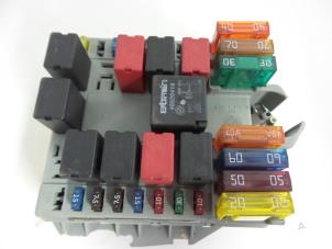 Gebruikte Zekeringkast Fiat Punto II (188) 1.9 JTD 85 3-Drs. Prijs € 20,00 Margeregeling aangeboden door Autobedrijf Broekhuis B.V.