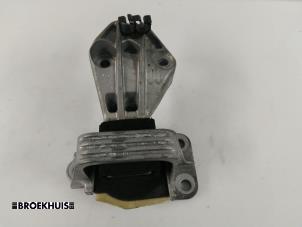 Gebruikte Motorrubber Renault Megane III Grandtour (KZ) 1.5 dCi 110 Prijs € 20,00 Margeregeling aangeboden door Autobedrijf Broekhuis B.V.