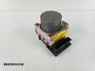 Gebruikte ABS Pomp Peugeot 107 1.0 12V Prijs € 25,00 Margeregeling aangeboden door Autobedrijf Broekhuis B.V.