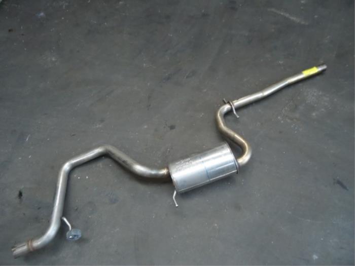 Uitlaat Einddemper van een Volkswagen Golf VI (5K1) 1.6 TDI 16V 2011