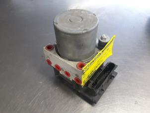 Gebruikte ABS Pomp LDV Maxus 2.5 DTiC Prijs € 48,40 Inclusief btw aangeboden door Autobedrijf Broekhuis B.V.