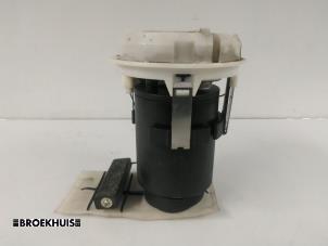 Gebruikte Tank element Pomp Toyota Avensis (T22) 1.6 16V Prijs € 25,00 Margeregeling aangeboden door Autobedrijf Broekhuis B.V.