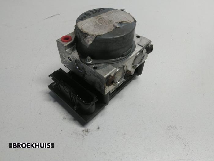 Gebruikte ABS Pomp Renault Scénic II (JM) 1.6 16V Prijs € 30,00 Margeregeling aangeboden door Autobedrijf Broekhuis B.V.