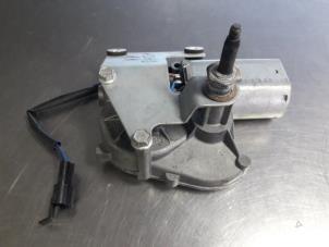 Gebruikte Ruitenwissermotor achter Opel Omega B Caravan (21/22/23) 3.2 V6 24V Prijs € 25,00 Margeregeling aangeboden door Autobedrijf Broekhuis B.V.