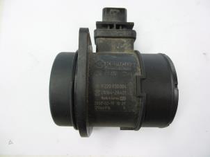 Gebruikte Luchtmassameter Hyundai i30 Crosswagon (WWH) 1.6 CRDi 16V VGT HP Prijs € 40,00 Margeregeling aangeboden door Autobedrijf Broekhuis B.V.