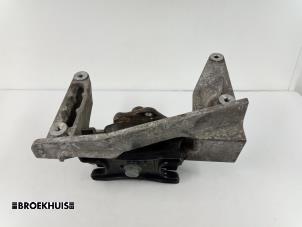 Gebruikte Motorrubber Mercedes V (638.2) V-220 2.2 CDI 16V Prijs € 24,20 Inclusief btw aangeboden door Autobedrijf Broekhuis B.V.