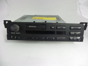 Gebruikte Radio/Cassette BMW 3 serie (E46/4) 320d 16V Prijs € 20,00 Margeregeling aangeboden door Autobedrijf Broekhuis B.V.