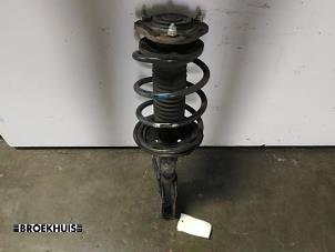 Gebruikte Voorpoot links Toyota Avensis Wagon (T25/B1E) 2.0 16V D-4D-F Prijs € 25,00 Margeregeling aangeboden door Autobedrijf Broekhuis B.V.