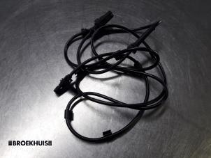 Gebruikte ABS Sensor Smart Fortwo Coupé (451.3) 1.0 45 KW Prijs € 15,00 Margeregeling aangeboden door Autobedrijf Broekhuis B.V.