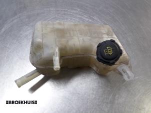 Gebruikte Koelvloeistof Reservoir Renault Grand Scénic II (JM) 1.9 dCi 120 Prijs € 10,00 Margeregeling aangeboden door Autobedrijf Broekhuis B.V.