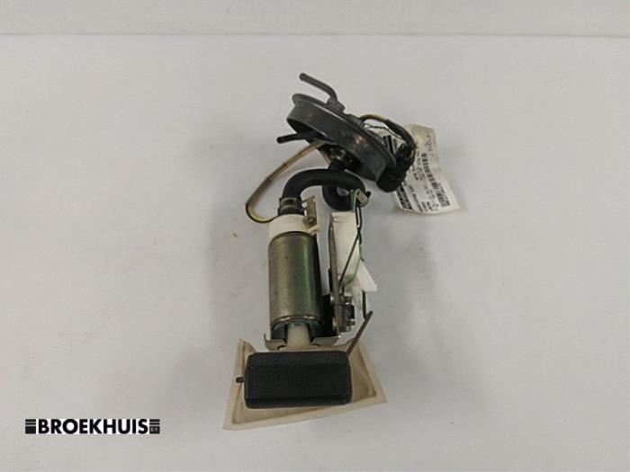 Gebruikte Tank element Pomp Hyundai Lantra/Elantra II 1.6i GLS 16V Prijs € 20,00 Margeregeling aangeboden door Autobedrijf Broekhuis B.V.