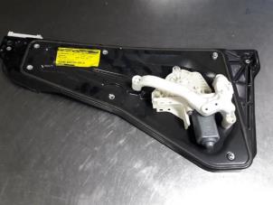 Gebruikte Ruitmechaniek 4Deurs rechts-achter Landrover Range Rover Sport (LS) 3.6 TDV8 32V Prijs € 30,00 Margeregeling aangeboden door Autobedrijf Broekhuis B.V.