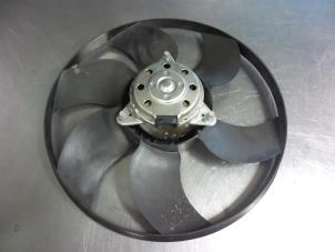 Gebruikte Koelvin Motor Renault Scénic II (JM) 1.6 16V Prijs € 40,00 Margeregeling aangeboden door Autobedrijf Broekhuis B.V.