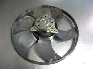 Gebruikte Koelvin Motor Renault Scénic II (JM) 1.5 dCi 100 Prijs € 40,00 Margeregeling aangeboden door Autobedrijf Broekhuis B.V.