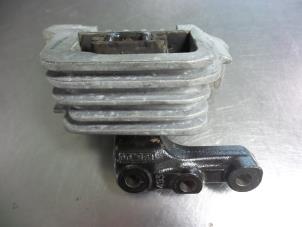 Gebruikte Motorsteun Peugeot 207/207+ (WA/WC/WM) 1.4 HDi Prijs € 15,00 Margeregeling aangeboden door Autobedrijf Broekhuis B.V.