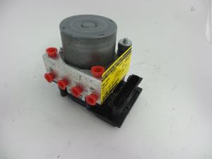 Gebruikte ABS Pomp Peugeot 107 1.0 12V Prijs € 50,00 Margeregeling aangeboden door Autobedrijf Broekhuis B.V.