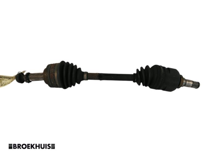 Gebruikte Steekas links-voor Toyota Avensis (T22) 1.6 16V Prijs € 20,00 Margeregeling aangeboden door Autobedrijf Broekhuis B.V.