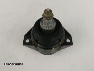 Gebruikte Motorsteun Landrover Defender I 2.5 TD5 Cabrio Prijs € 15,00 Margeregeling aangeboden door Autobedrijf Broekhuis B.V.