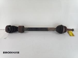 Gebruikte Aandrijfas rechts-voor Seat Inca (6K9) 1.9 SDI Prijs € 20,00 Margeregeling aangeboden door Autobedrijf Broekhuis B.V.