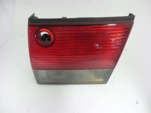 Gebruikte Achterlicht rechts Saab 9-3 I (YS3D) 2.0t 16V Prijs € 10,00 Margeregeling aangeboden door Autobedrijf Broekhuis B.V.