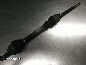 Gebruikte Homokineetas rechts-voor Peugeot 307 (3A/C/D) 2.0 HDi 110 FAP Prijs € 20,00 Margeregeling aangeboden door Autobedrijf Broekhuis B.V.
