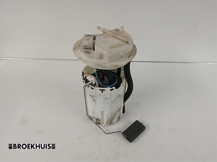 Gebruikte Tank element Pomp Fiat Stilo (192A/B) 1.8 16V Prijs € 20,00 Margeregeling aangeboden door Autobedrijf Broekhuis B.V.
