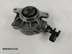 Gebruikte Vacuumpomp (Diesel) Renault Espace (JK) 2.2 dCi 16V Prijs € 30,00 Margeregeling aangeboden door Autobedrijf Broekhuis B.V.