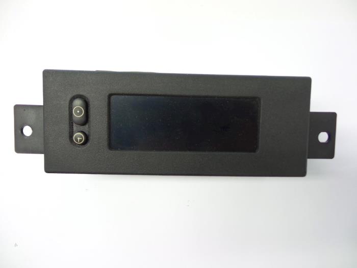 Gebruikte Display Interieur Opel Agila (A) 1.0 12V Prijs € 15,00 Margeregeling aangeboden door Autobedrijf Broekhuis B.V.