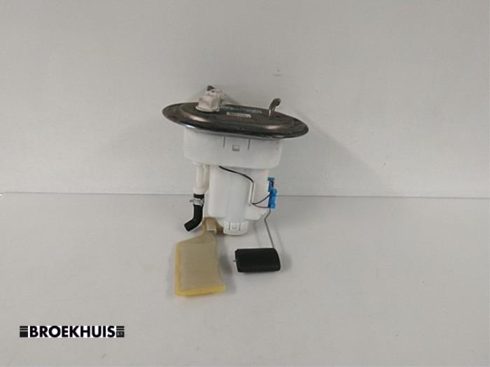 Gebruikte Tank element Pomp Kia Sportage (JE) 2.0 CVVT 16V 4x2 Prijs € 40,00 Margeregeling aangeboden door Autobedrijf Broekhuis B.V.
