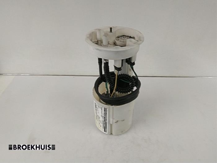 Gebruikte Tank element Pomp Fiat Bravo (182A) 1.4 S,SX 12V Prijs € 15,00 Margeregeling aangeboden door Autobedrijf Broekhuis B.V.