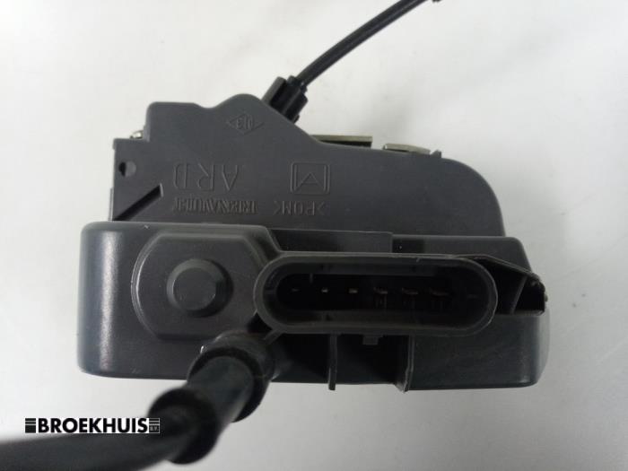 Deurslot Mechaniek 4Deurs rechts-achter van een Renault Grand Scénic II (JM) 2.0 16V 2008