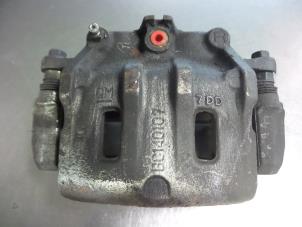 Gebruikte Remklauw (Tang) rechts-voor Chevrolet Captiva (C100) 2.0 CDTI 16V 150 4x4 Prijs € 20,00 Margeregeling aangeboden door Autobedrijf Broekhuis B.V.