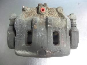 Gebruikte Remklauw (Tang) rechts-voor Chevrolet Captiva (C100) 2.0 CDTI 16V 150 4x4 Prijs € 20,00 Margeregeling aangeboden door Autobedrijf Broekhuis B.V.