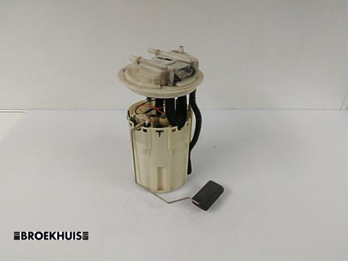 Gebruikte Tank element Pomp Alfa Romeo 147 (937) 1.9 JTD 115 Prijs € 30,00 Margeregeling aangeboden door Autobedrijf Broekhuis B.V.