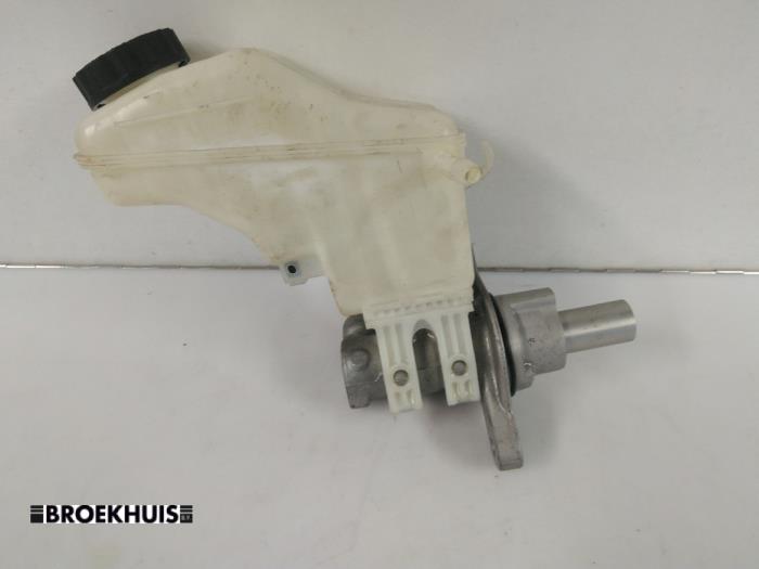 Gebruikte Hoofdremcilinder Opel Corsa D 1.3 CDTi 16V ecoFLEX Prijs € 15,00 Margeregeling aangeboden door Autobedrijf Broekhuis B.V.