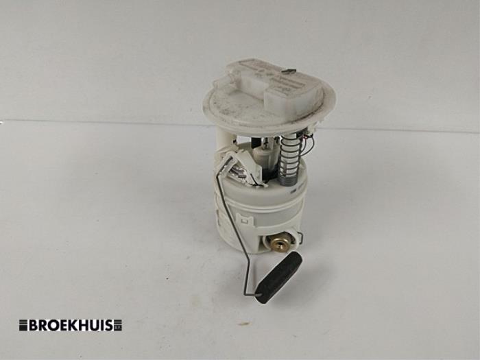 Gebruikte Tank element Pomp Renault Clio II (BB/CB) 1.4 16V Prijs € 20,00 Margeregeling aangeboden door Autobedrijf Broekhuis B.V.