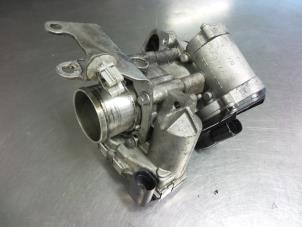 Gebruikte Gasklephuis Opel Vivaro 2.0 CDTI Prijs € 36,30 Inclusief btw aangeboden door Autobedrijf Broekhuis B.V.