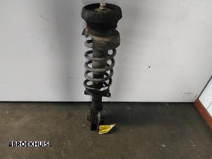 Gebruikte Mac Phersonpoot rechts-voor Opel Vivaro 1.9 DI Prijs € 35,00 Margeregeling aangeboden door Autobedrijf Broekhuis B.V.