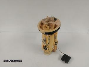 Gebruikte Brandstofpomp Elektrisch BMW 3 serie (E46/4) 320d 16V Prijs € 25,00 Margeregeling aangeboden door Autobedrijf Broekhuis B.V.