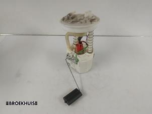 Gebruikte Tank element Pomp Ford Fiesta 5 (JD/JH) 1.3 Prijs € 35,00 Margeregeling aangeboden door Autobedrijf Broekhuis B.V.