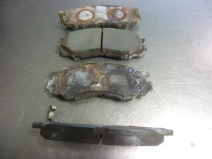 Gebruikte Remblok voor Mitsubishi L-400 2.5 TD Prijs € 15,00 Margeregeling aangeboden door Autobedrijf Broekhuis B.V.